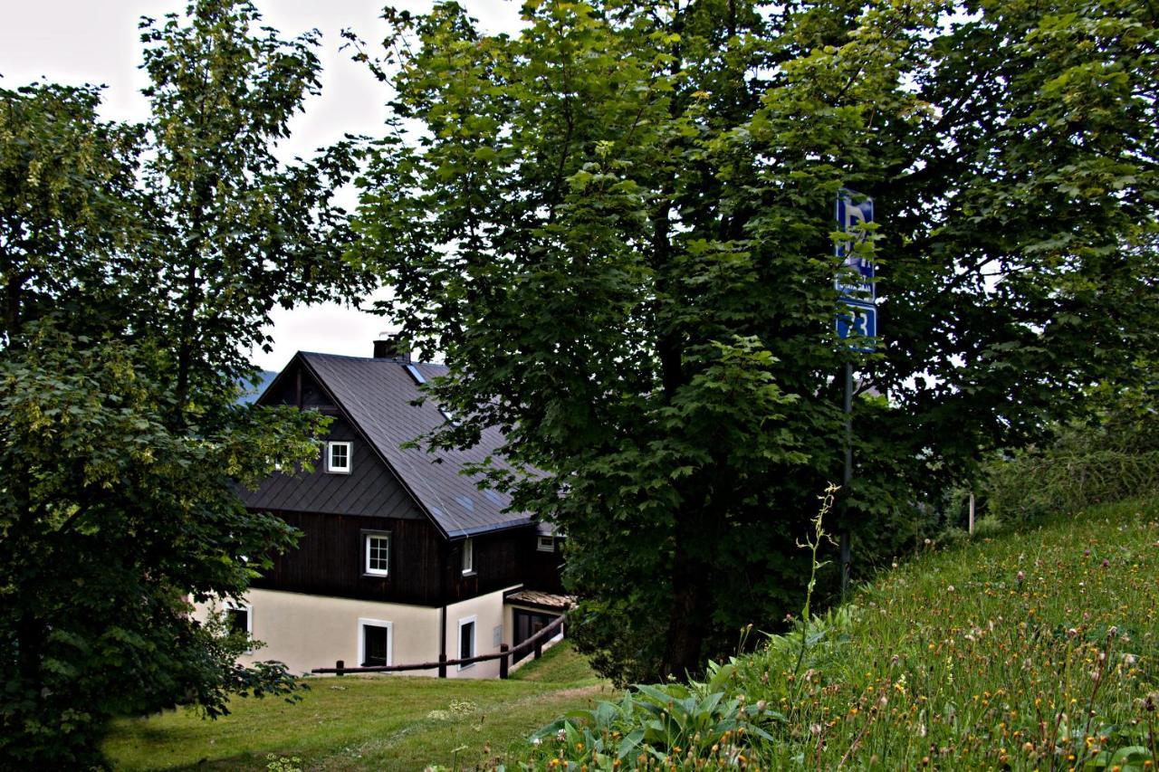 Chaloupka Slamenka Villa Loucna pod Klinovcem Exterior photo